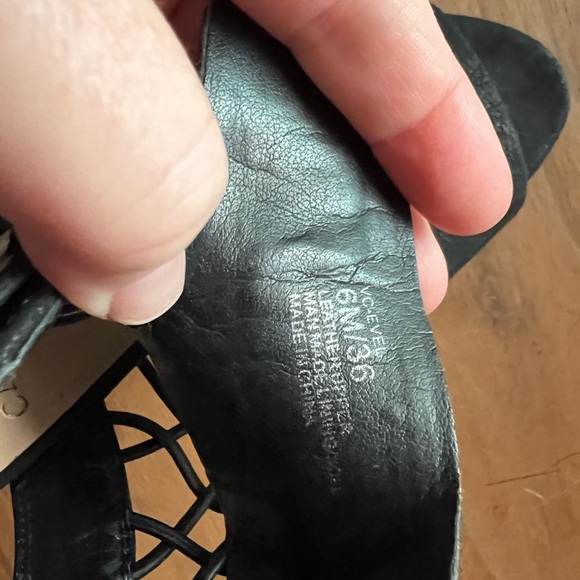 Vince Camuto Size 6 36M black strappy heels - Picture 9 of 10